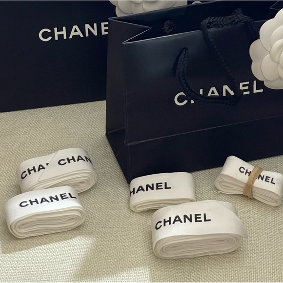 ⭐️(4)CHANEL SM SHOPPING BAGS⭐️(3)CHANEL CAMELLIA FLOWERS🌸LOT’SA CHANEL RIBBON💝 - Picture 3 of 8